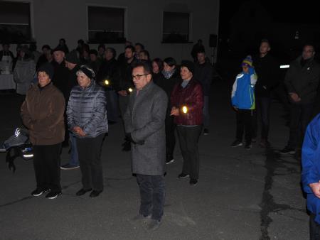 Blagoslov adventno-božičnega drevesa na Razkrižju 1